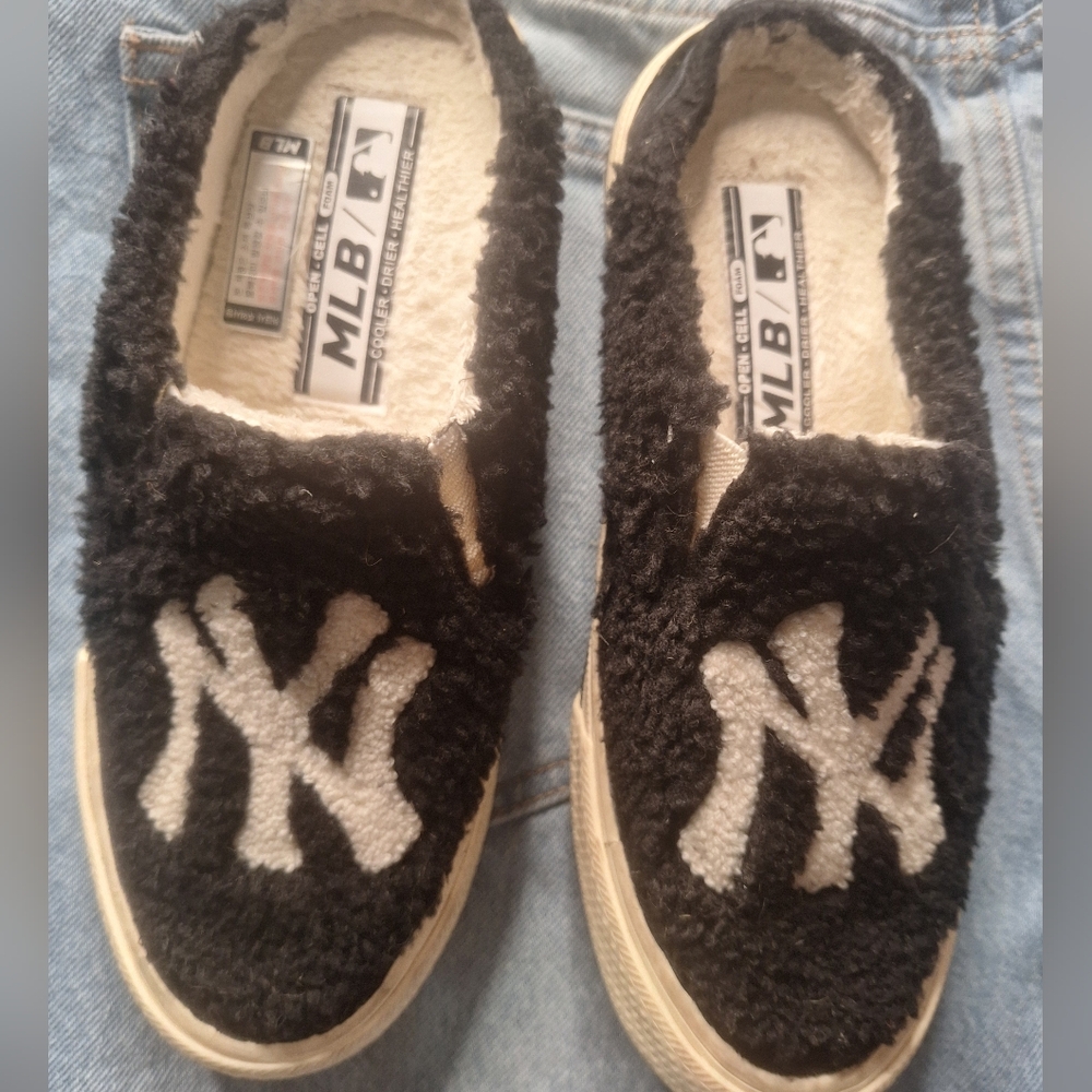 MLB Black and White Fuzzy Logo Slip-Ons